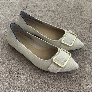 Rothy's The Emblem Point II - Conch Size 8